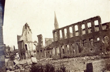 Ruines près du magasin de poudre, Ypres, juin 1915